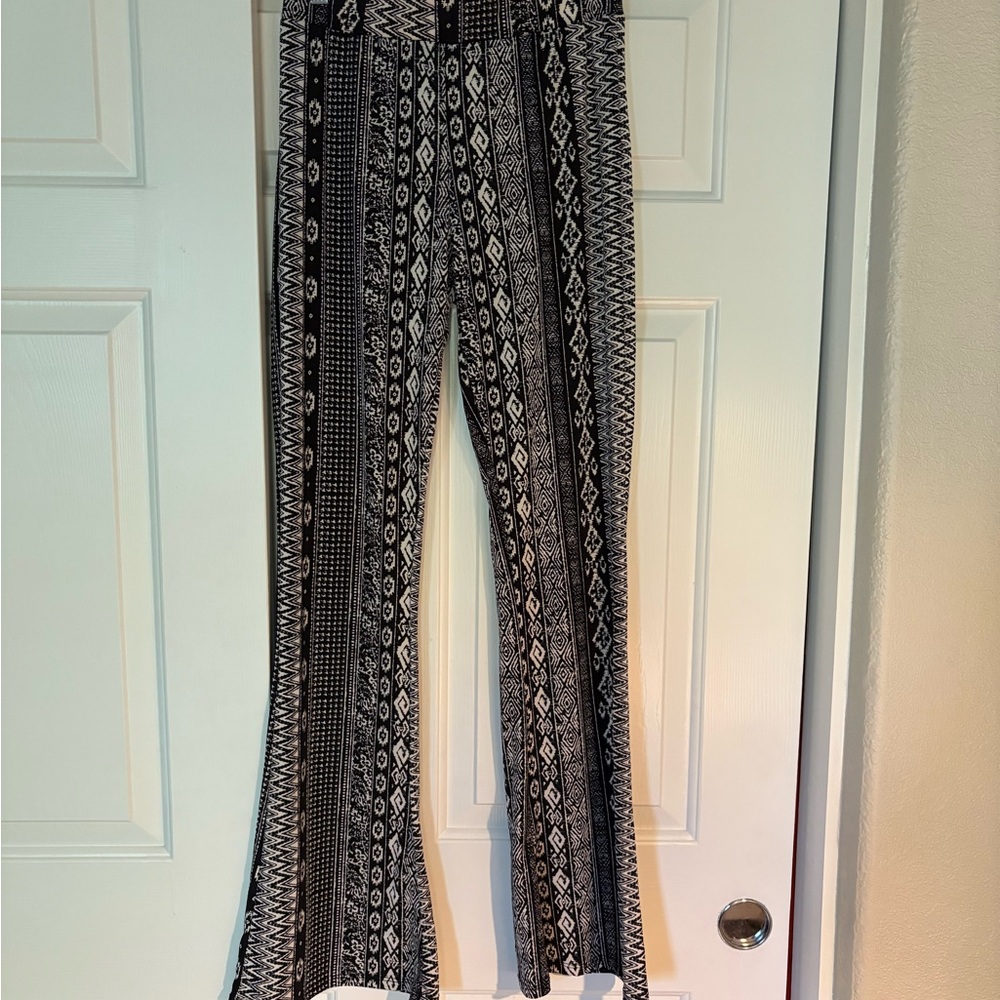 Black and White Tribal / Aztec Print Fit and Flare Stretchy Pants